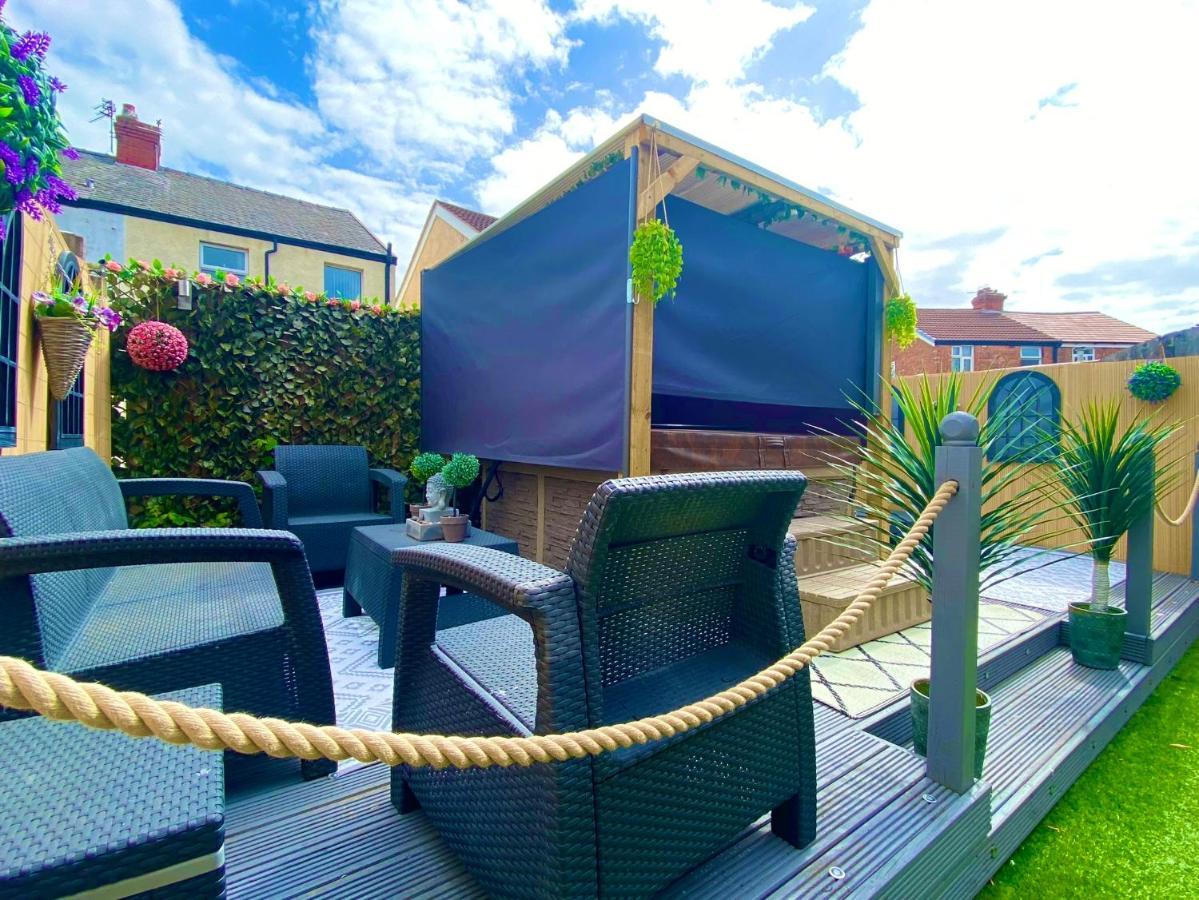 New…The Hottub House Blackpool Pleasure Beach Exterior photo